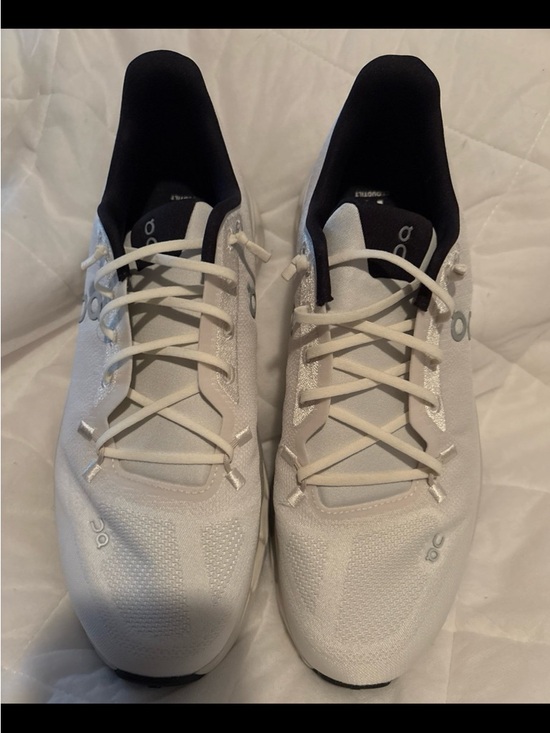 Athletic_Shoes